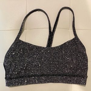 Lululemon black and white flow y sports bra!!